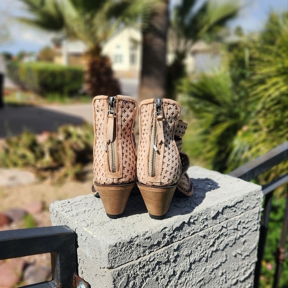 Lane Boots Artesia‎ Cut Out Ankle Bootie Western Cowgirl Beige - Picture 4 of 10